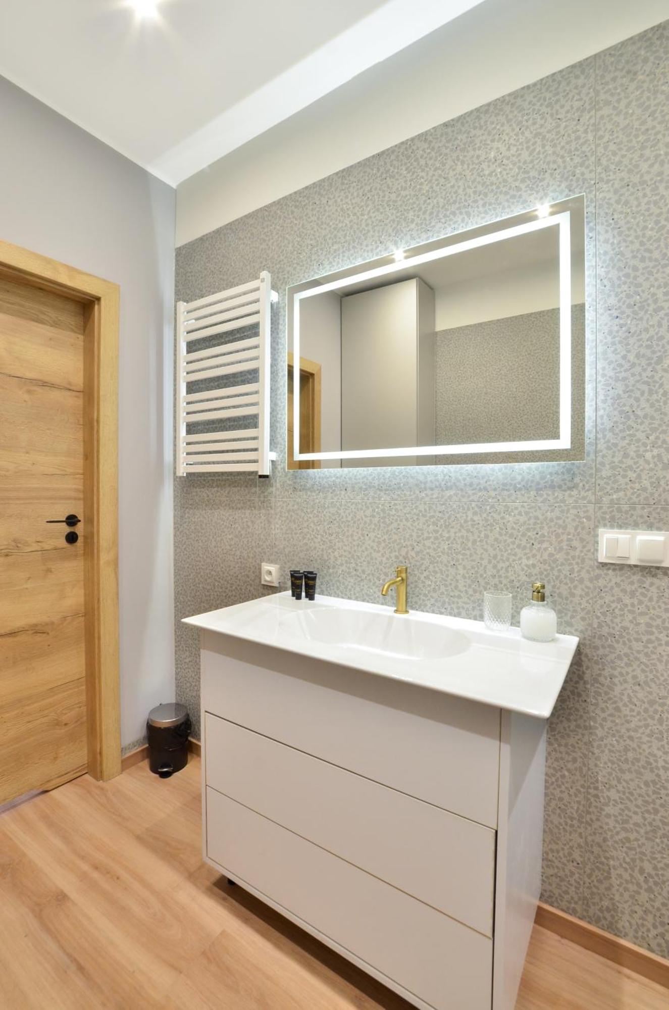Citystay Stylowe Apartamenty Przy Swietojanskiej غدينيا المظهر الخارجي الصورة