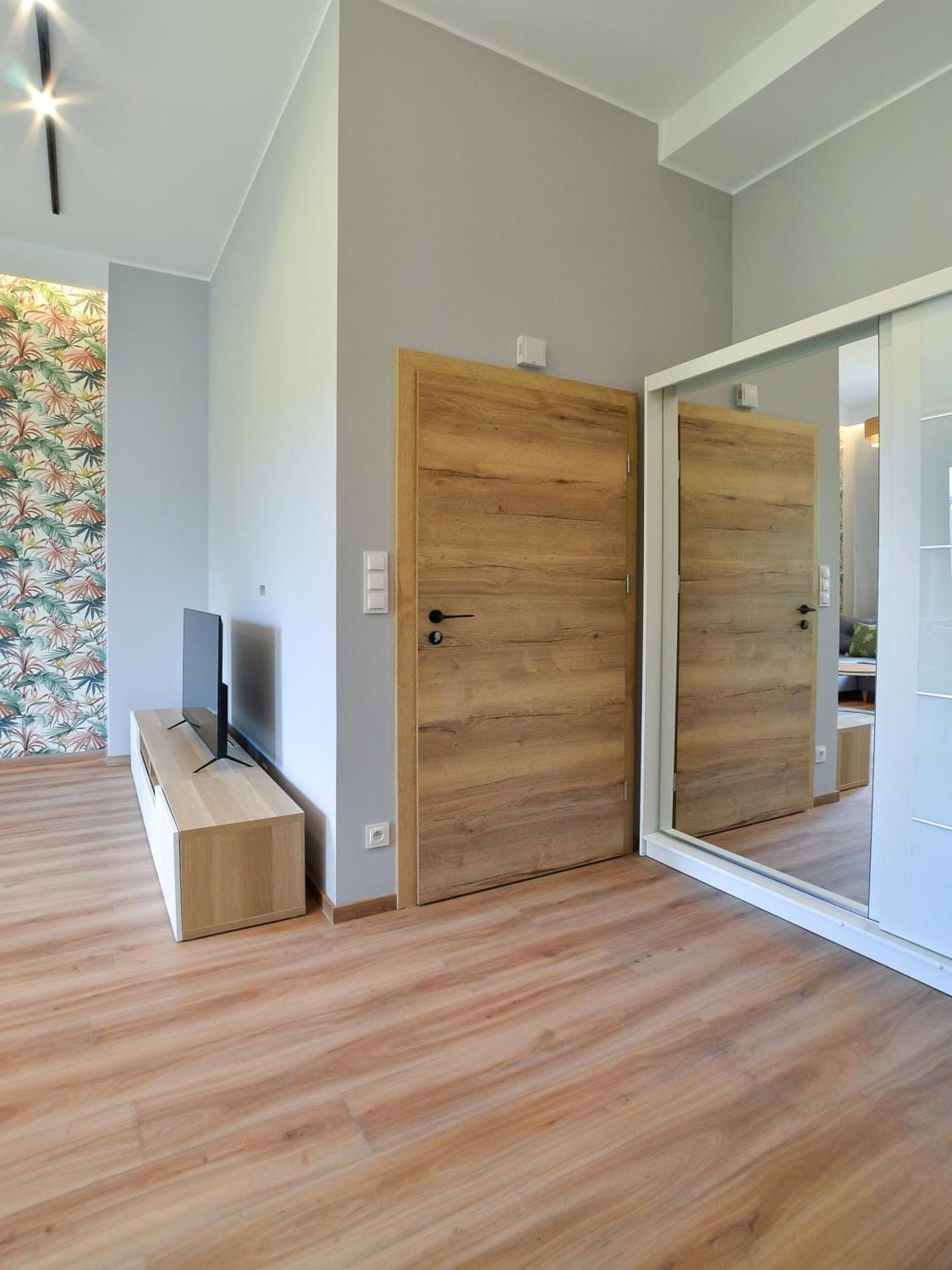 Citystay Stylowe Apartamenty Przy Swietojanskiej غدينيا المظهر الخارجي الصورة